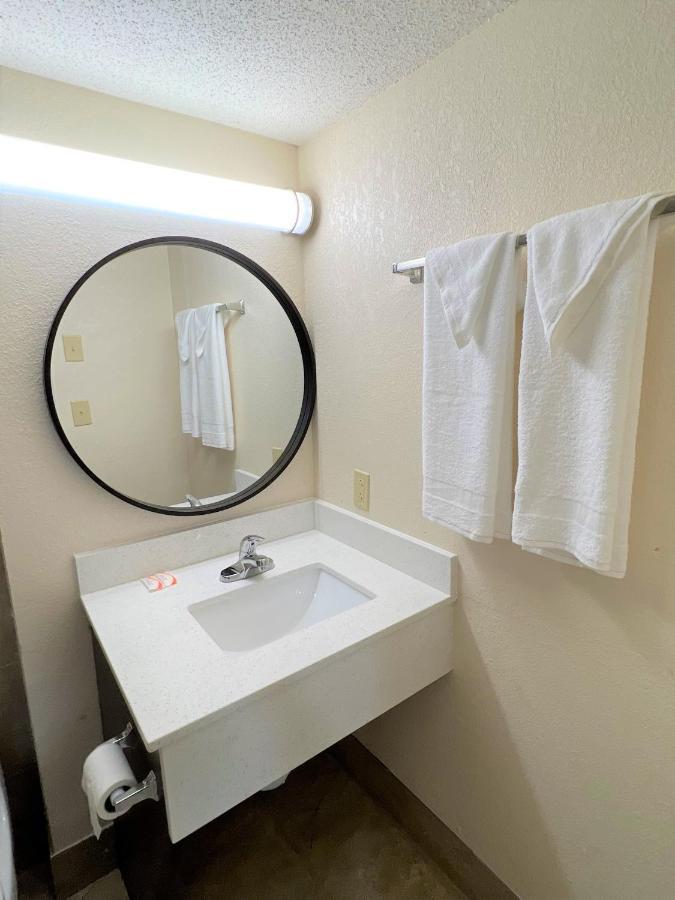 James River Inn & Suites Newport News Ngoại thất bức ảnh