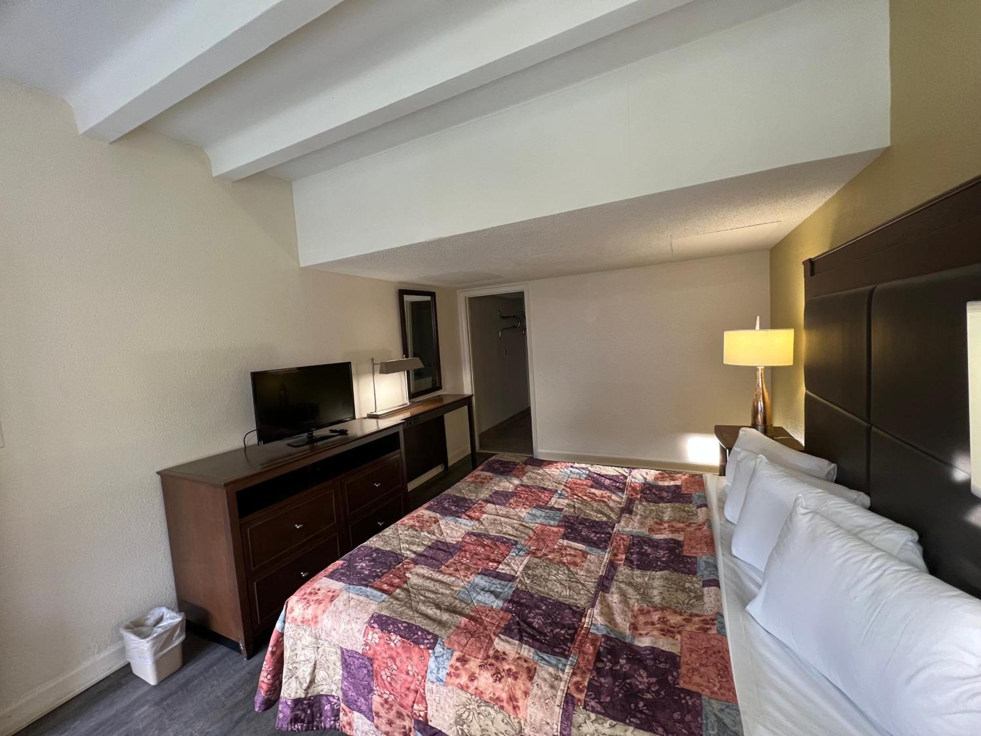 James River Inn & Suites Newport News Ngoại thất bức ảnh